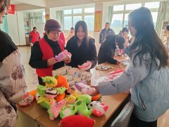 共护夸姣‘食’光”为从题的食物平安普法活